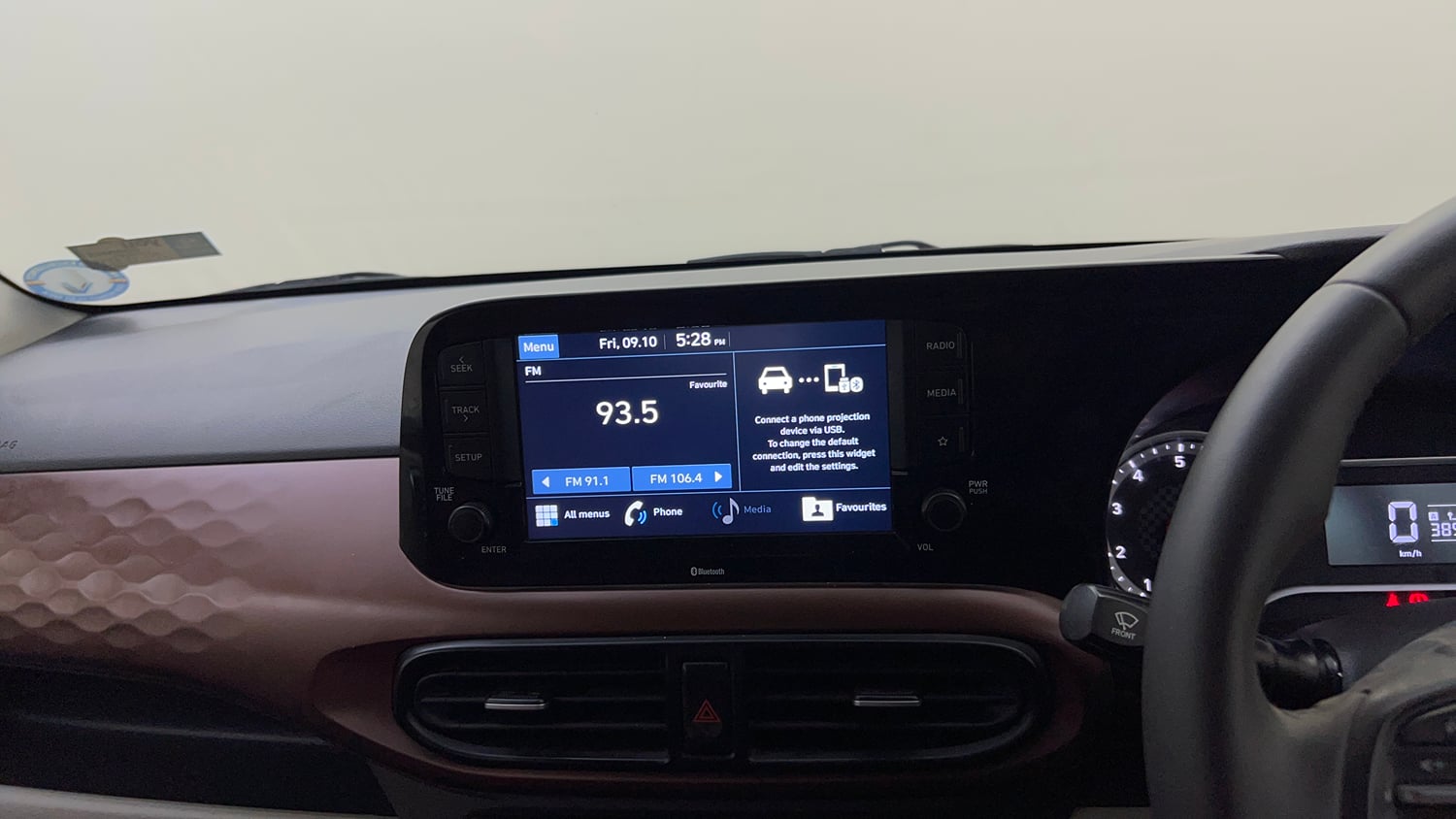 Used 2020 Hyundai Aura SX 1.2 (O) Petrol Petrol Manual top_features Touch screen infotainment system
