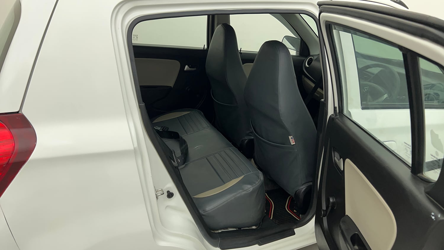 Used 2019 Maruti Suzuki Alto 800 LXi Petrol Manual interior RIGHT SIDE REAR DOOR CABIN VIEW