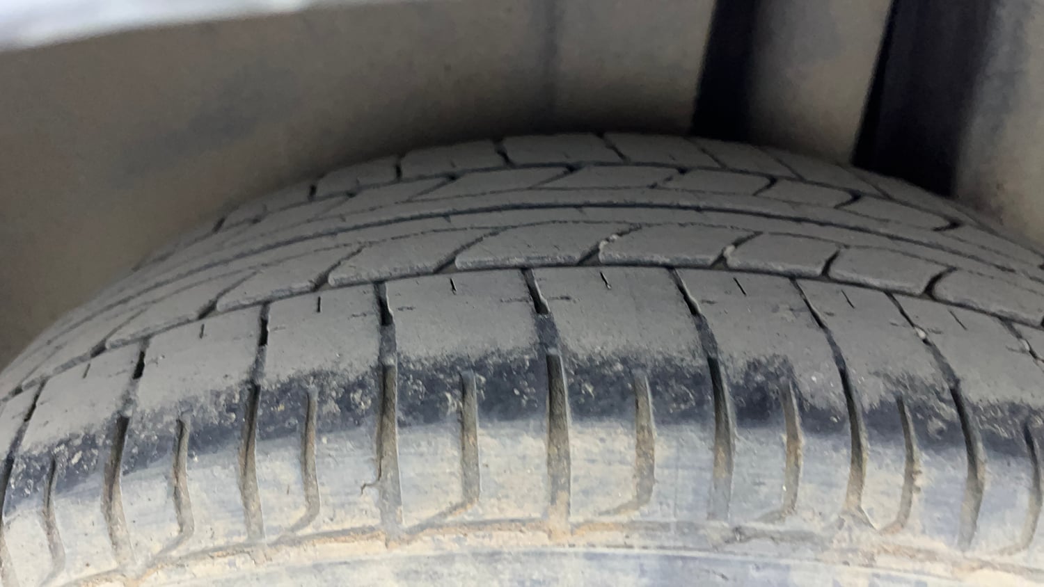 Used 2018 Maruti Suzuki Ciaz Delta 1.3 Hybrid Diesel Manual tyres LEFT REAR TYRE TREAD VIEW