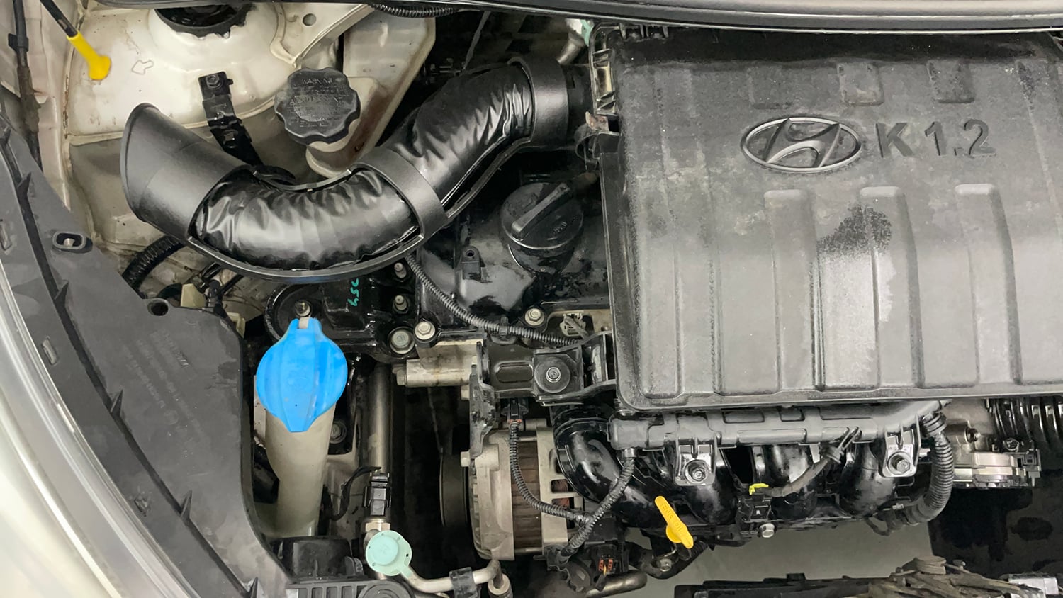 Used 2014 Hyundai Xcent S 1.2 (O) Petrol Manual engine ENGINE RIGHT SIDE VIEW