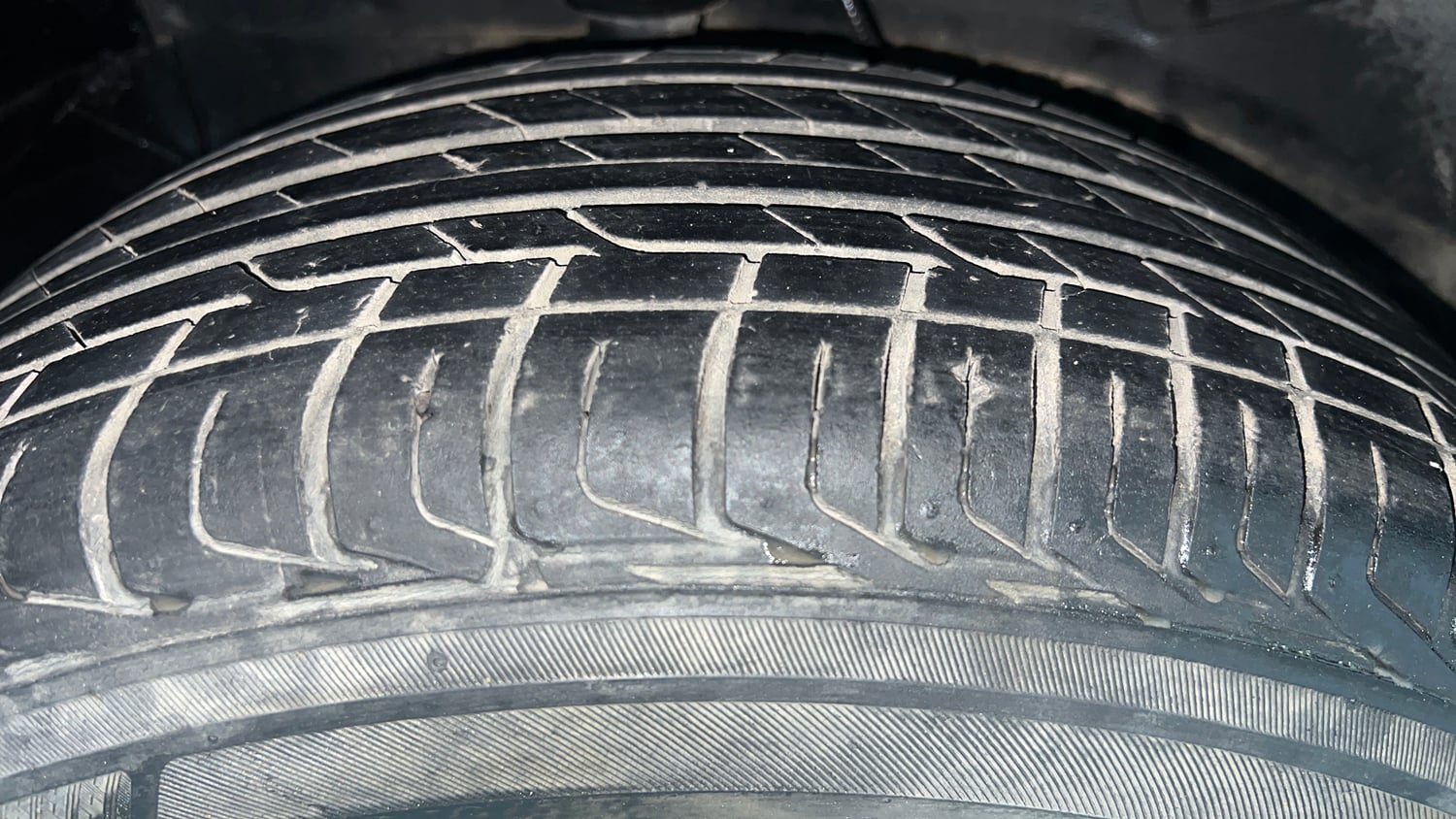 Used 2023 Tata Nexon XZ Plus (S) Petrol Manual tyres RIGHT REAR TYRE TREAD VIEW