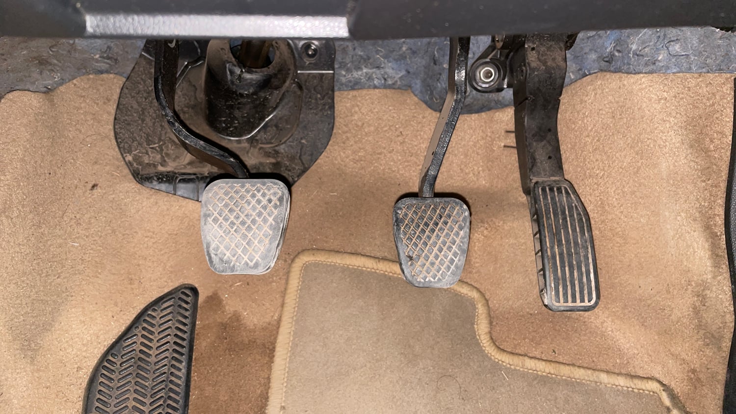Used 2014 Honda City V Petrol Manual interior PEDALS VIEW