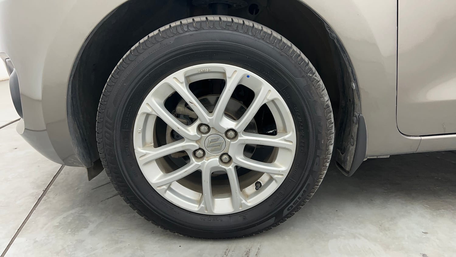 Used 2018 Maruti Suzuki Swift ZXi AMT Petrol Automatic tyres LEFT FRONT TYRE RIM VIEW