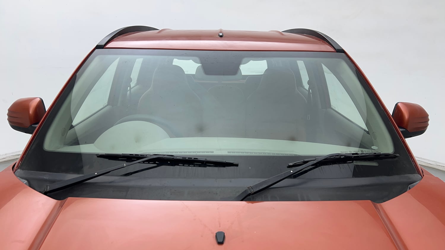 Used 2017 Mahindra KUV100 K4 6 STR Petrol Manual exterior FRONT WINDSHIELD VIEW