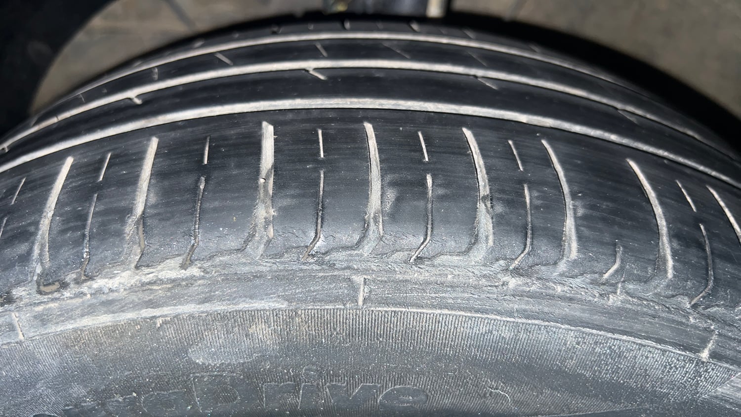 Used 2017 Maruti Suzuki Dzire ZXi AMT Petrol Automatic tyres LEFT FRONT TYRE TREAD VIEW