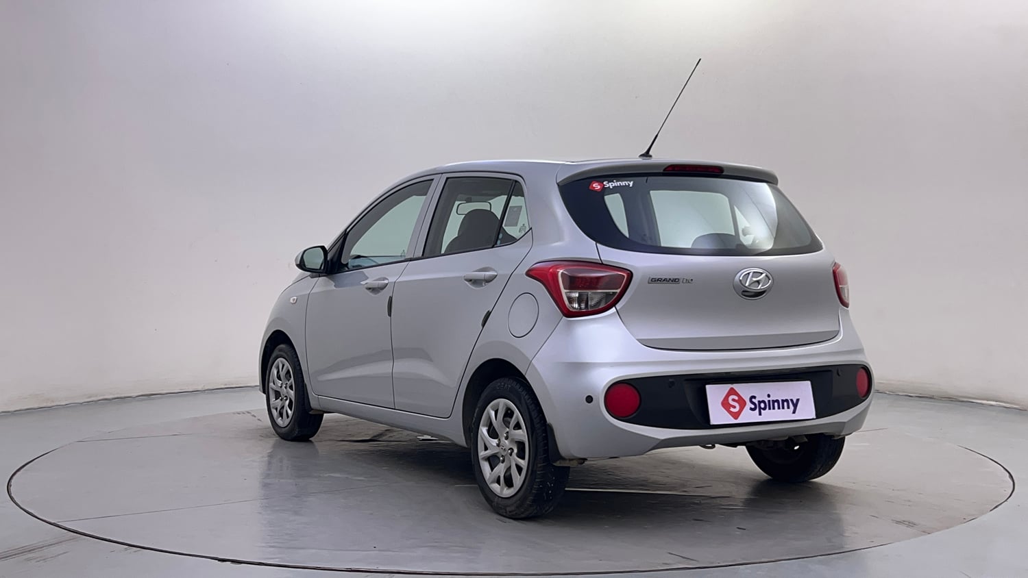 Used 2018 Hyundai Grand i10 Magna 1.2 Kappa VTVT Petrol Manual exterior LEFT REAR CORNER VIEW