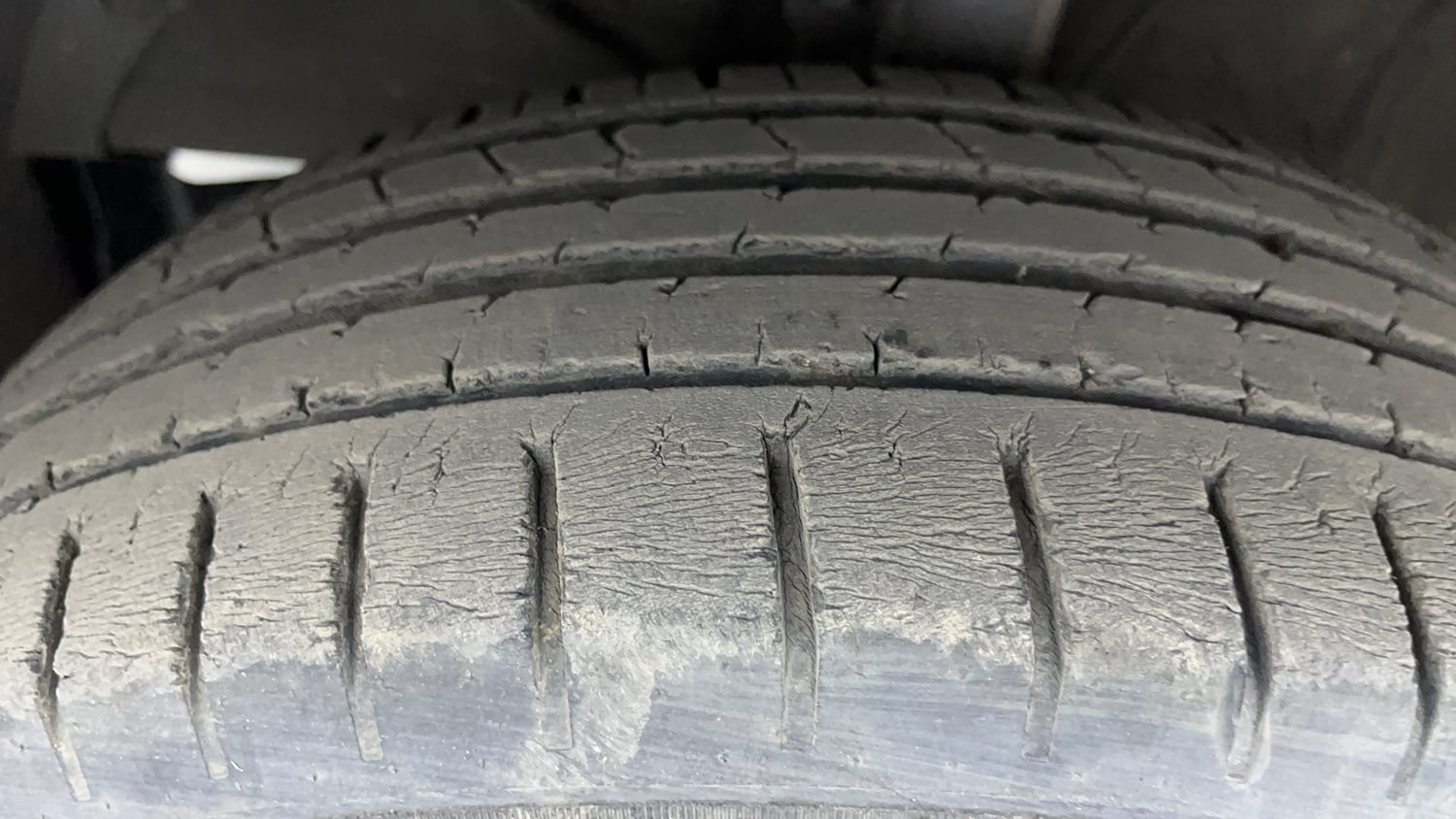 Used 2019 Maruti Suzuki Baleno Zeta Petrol Manual tyres LEFT FRONT TYRE TREAD VIEW