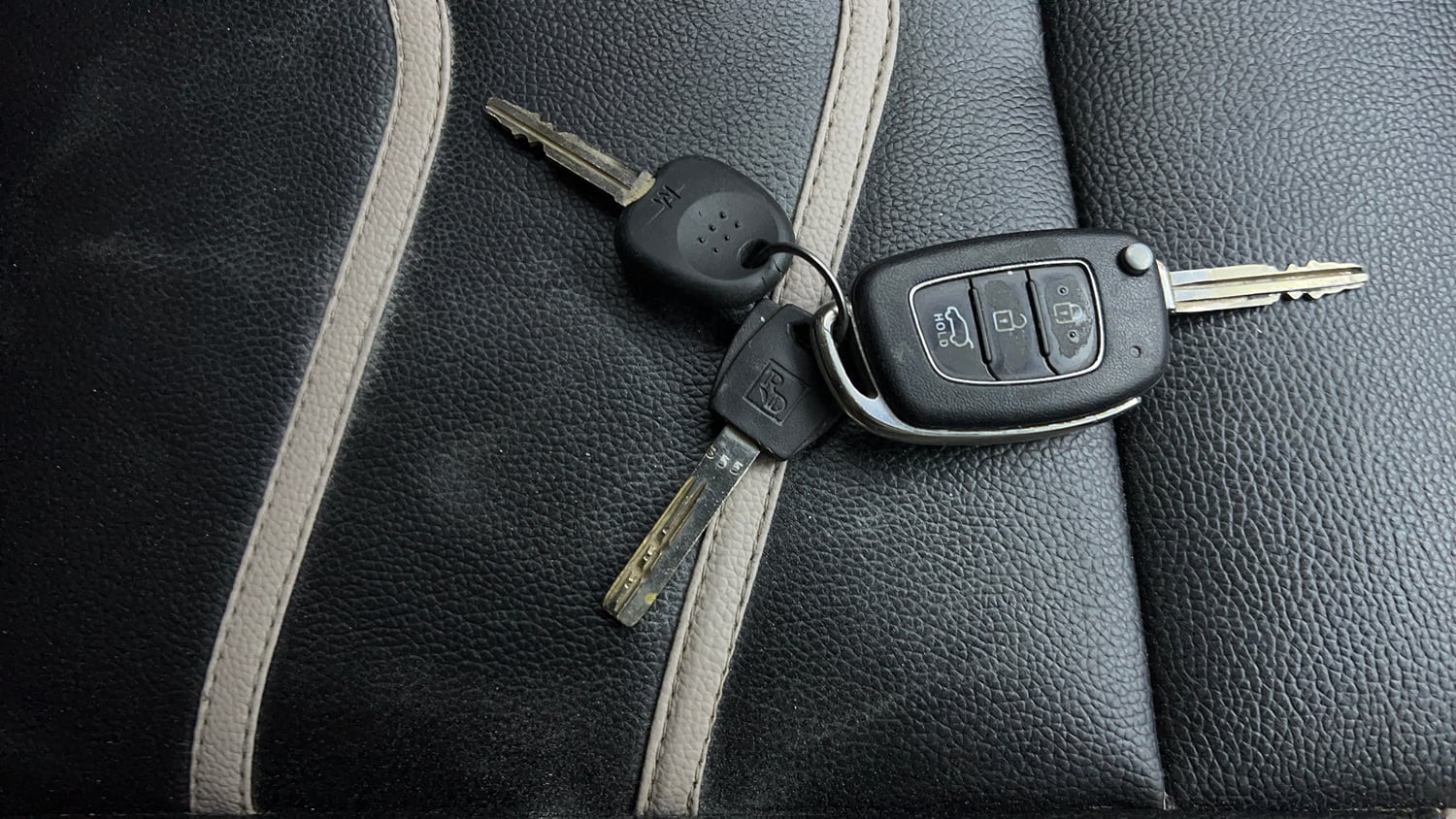 Used 2016 Hyundai Elite i20 Magna 1.2 Petrol Manual extra CAR KEY VIEW
