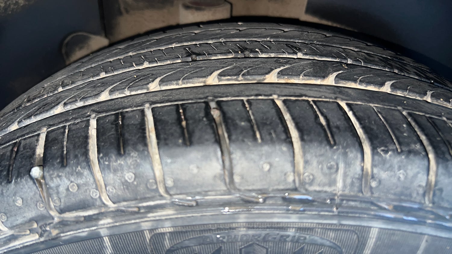 Used 2020 Kia Seltos GTX Plus DCT 1.4 Petrol Automatic tyres RIGHT REAR TYRE TREAD VIEW