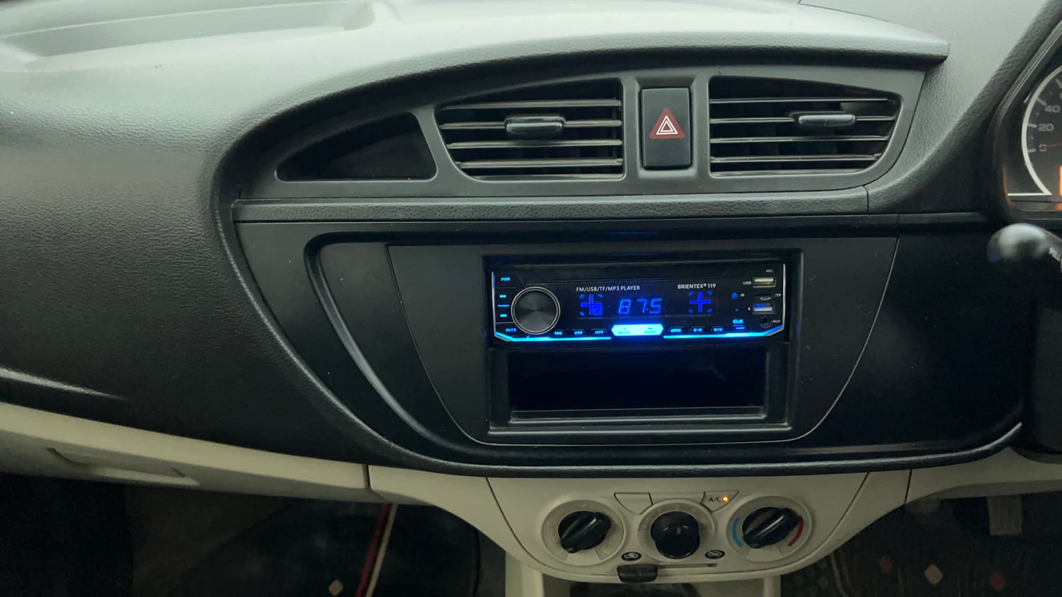 Used 2019 Maruti Suzuki Alto 800 LXi Petrol Manual interior MUSIC SYSTEM & AC CONTROL VIEW