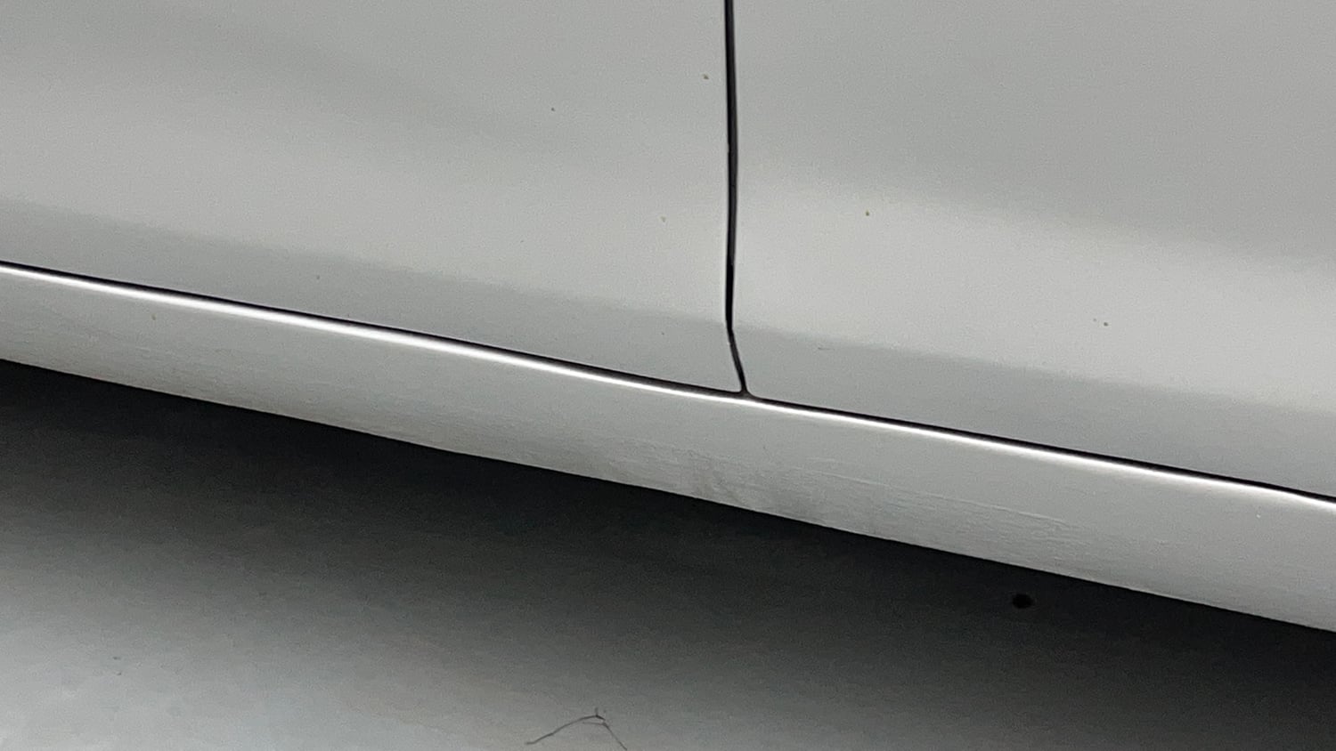 Used 2017 Maruti Suzuki Swift Lxi (O) Petrol Manual dents MINOR DENT