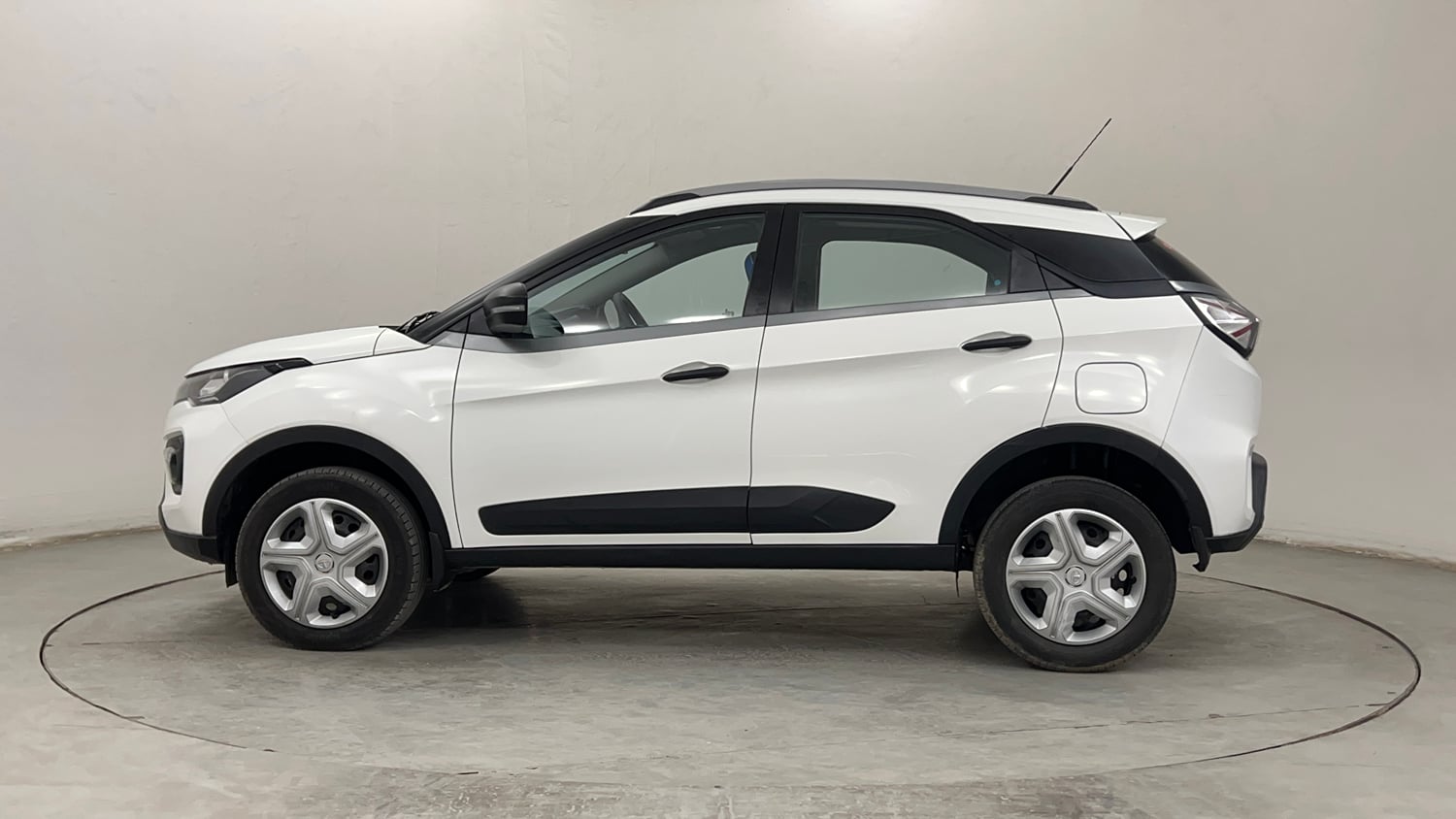 Used 2022 Tata Nexon XMA (S) Diesel Diesel Automatic exterior LEFT SIDE VIEW