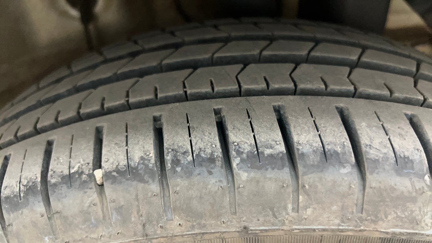 Used 2019 Hyundai Elite i20 Asta 1.2 (O) Petrol Manual tyres LEFT REAR TYRE TREAD VIEW