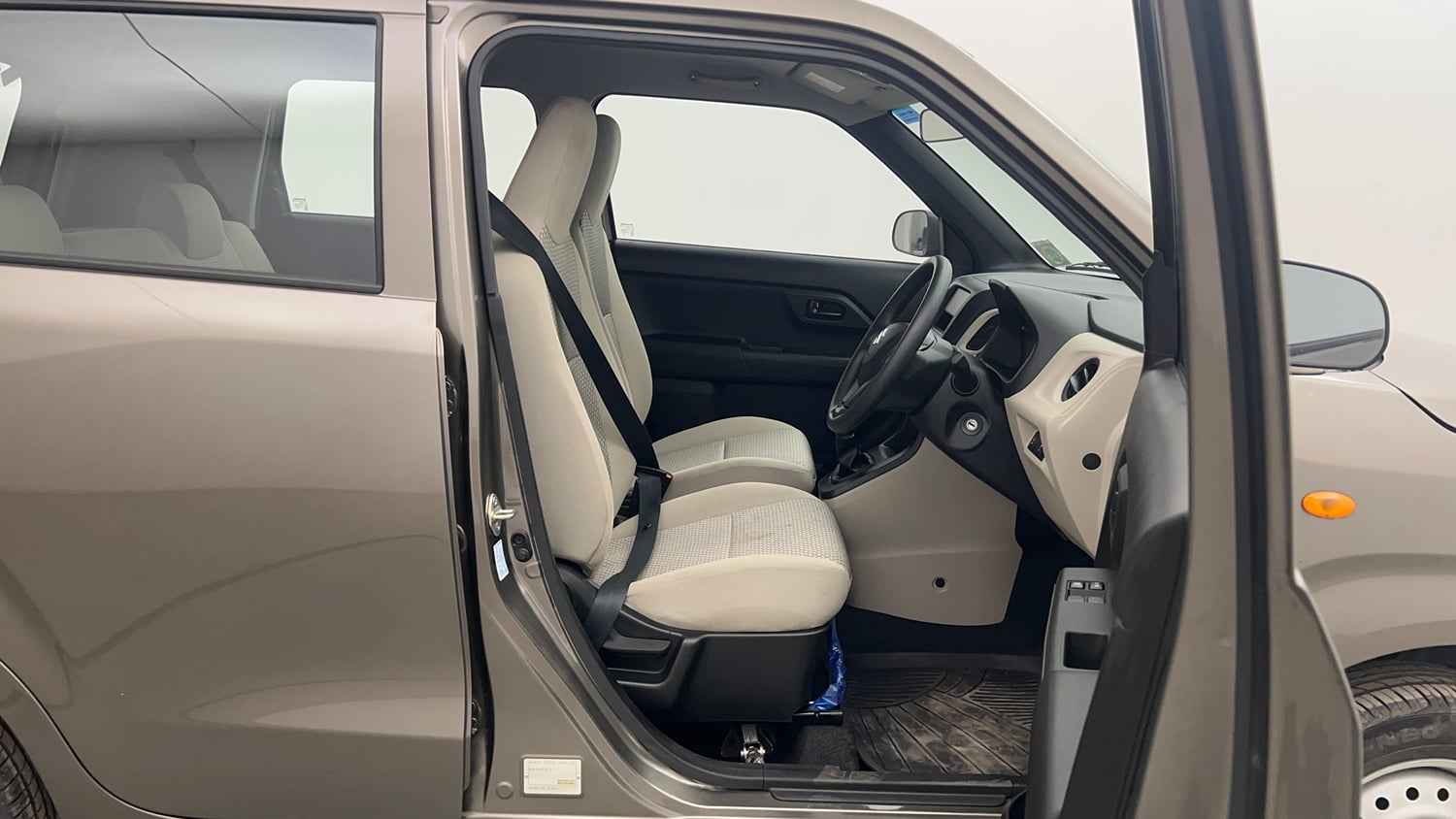 Used 2025 Maruti Suzuki Wagon R LXI 1.0 Petrol Manual interior RIGHT SIDE FRONT DOOR CABIN VIEW