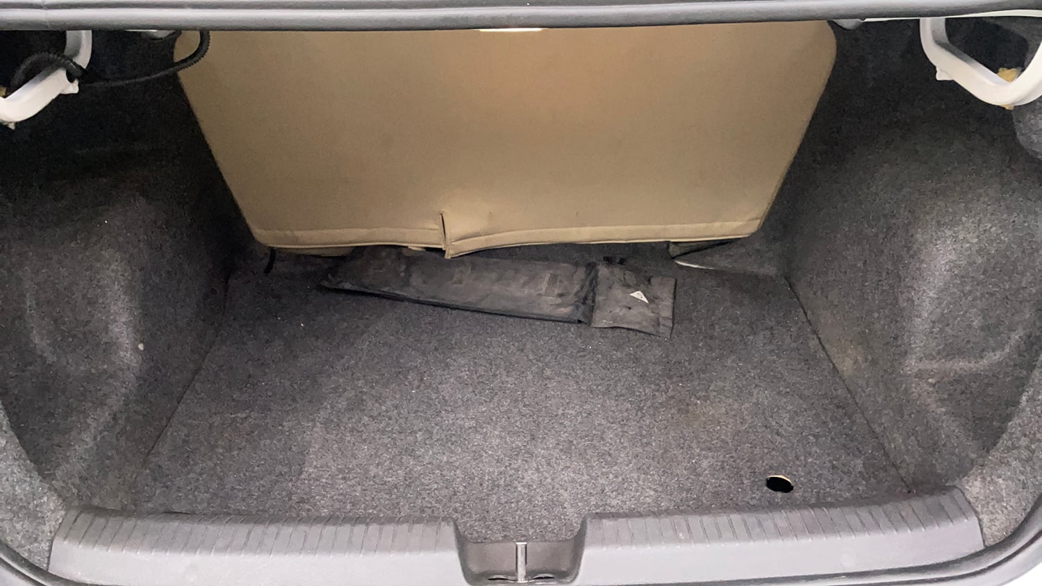 Used 2019 Volkswagen Ameo Trendline 1.0L (P) Petrol Manual interior DICKY INSIDE VIEW