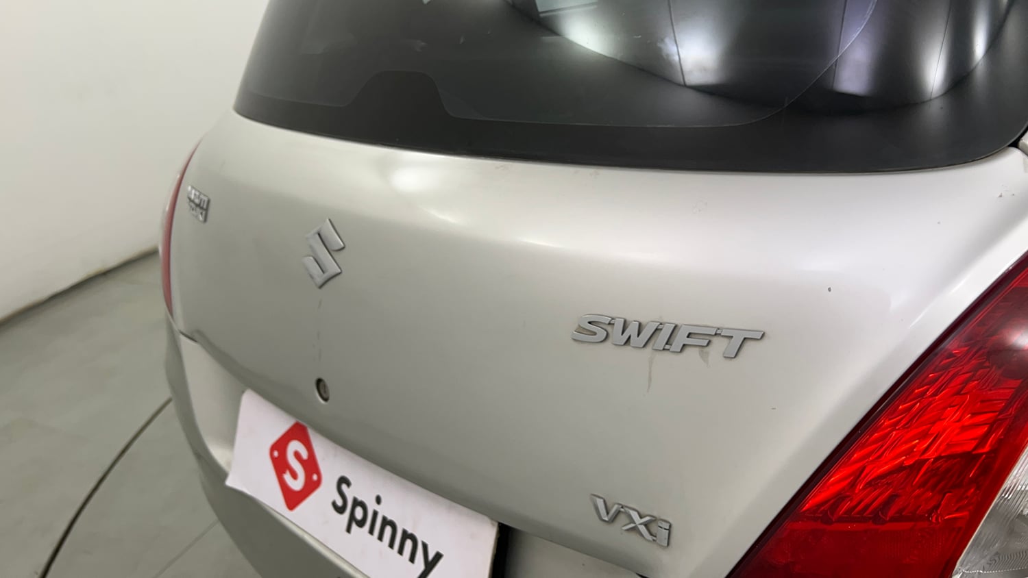Used 2013 Maruti Suzuki Swift VXi Petrol Manual dents MINOR SCRATCH