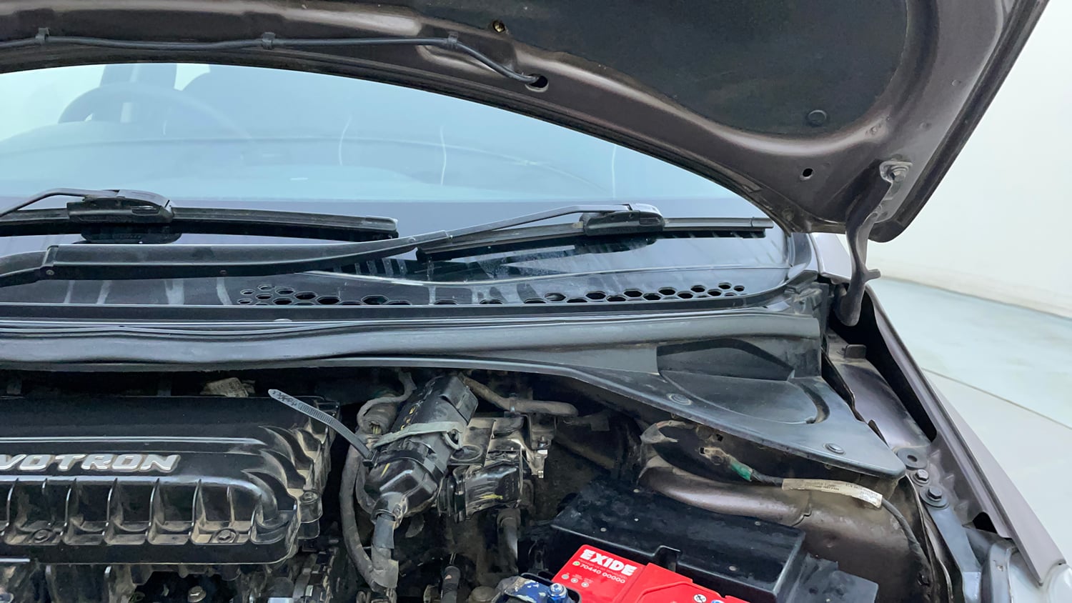 Used 2018 Tata Tigor Revotron XZA Petrol Automatic engine ENGINE LEFT SIDE HINGE & APRON VIEW