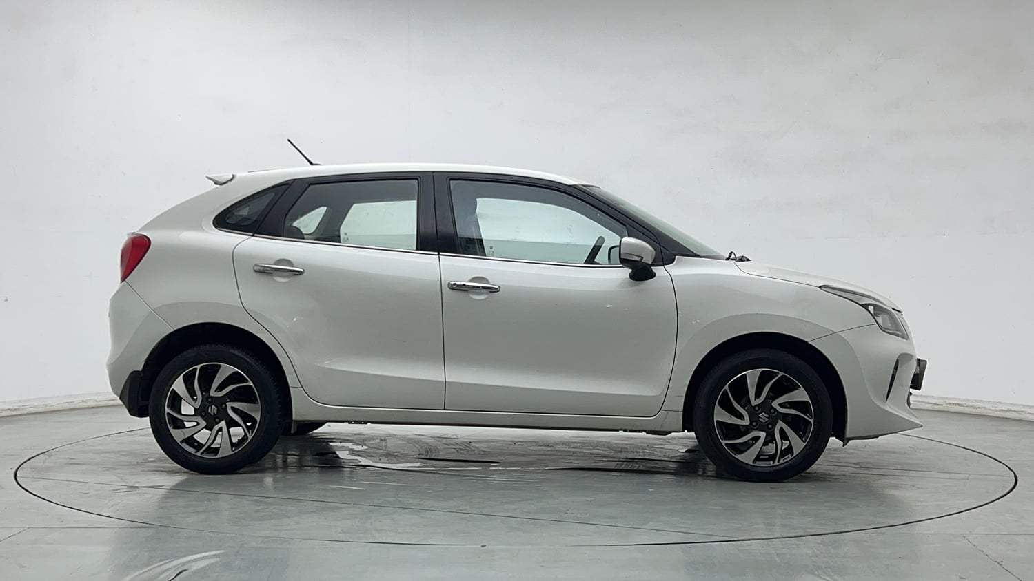 Used 2020 Maruti Suzuki Baleno Zeta Petrol Manual exterior RIGHT SIDE VIEW