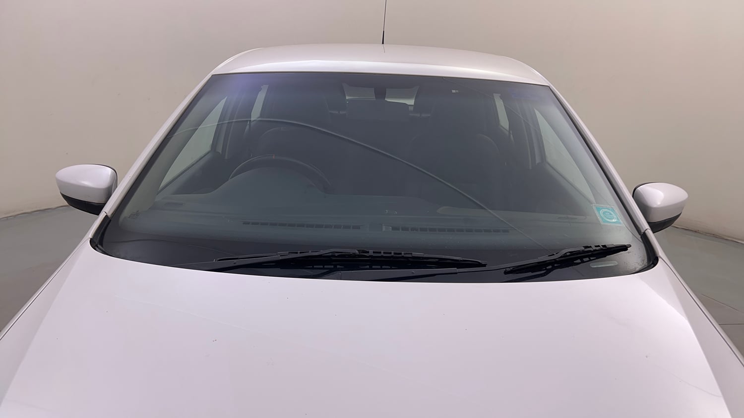 Used 2013 Volkswagen Polo Highline1.2L (P) Petrol Manual exterior FRONT WINDSHIELD VIEW