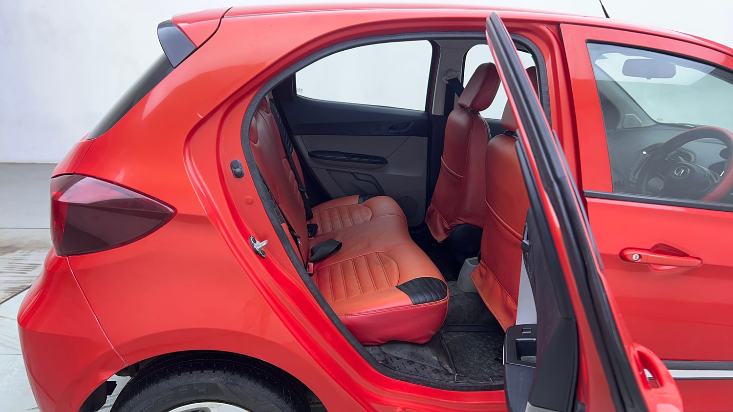 Used 2021 Tata Tiago XT Petrol Manual interior RIGHT SIDE REAR DOOR CABIN VIEW