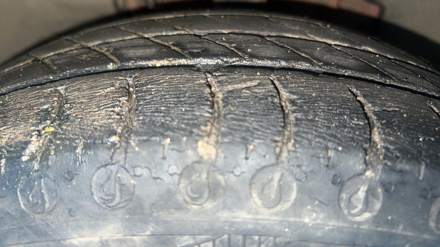 Used 2021 Tata Tiago XT Petrol Manual tyres LEFT FRONT TYRE TREAD VIEW