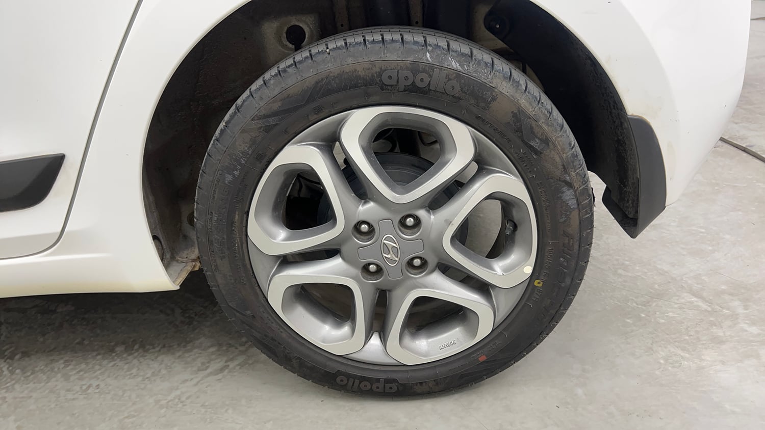 Used 2019 Hyundai Elite i20 Asta 1.2 (O) Petrol Manual tyres LEFT REAR TYRE RIM VIEW