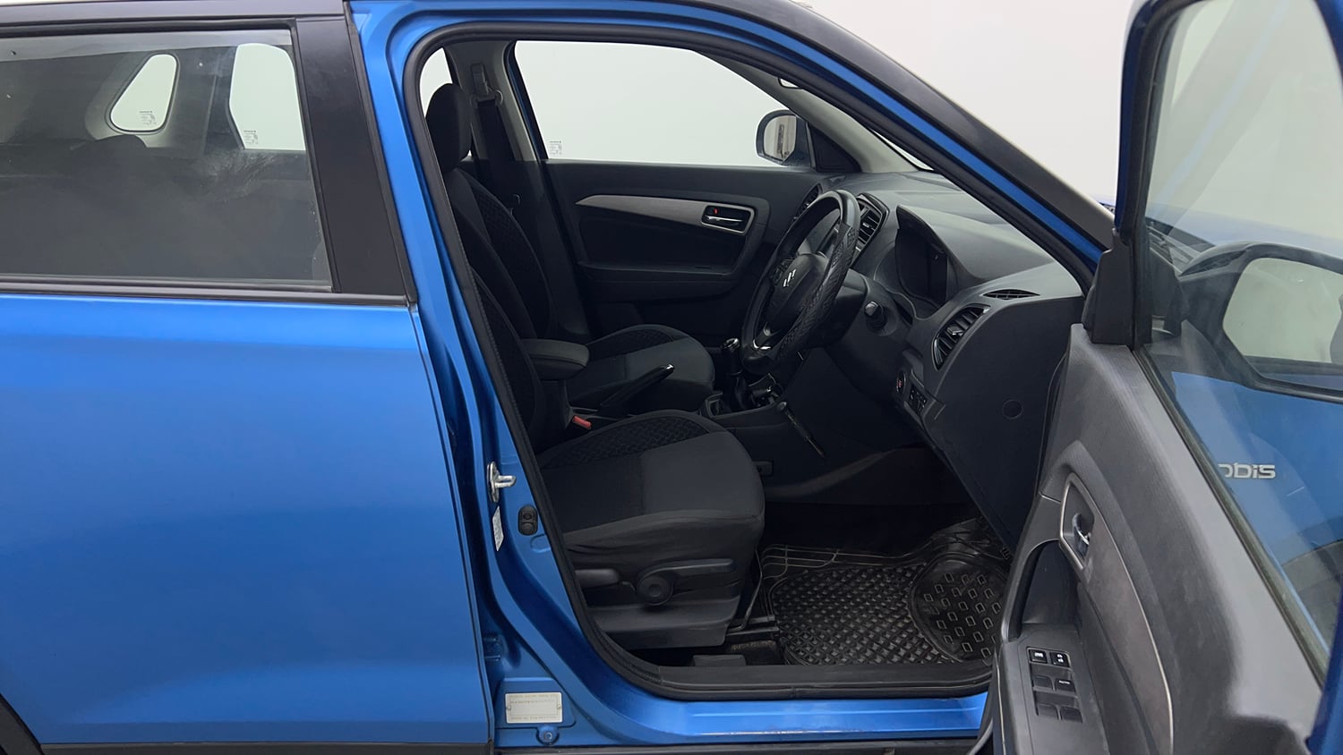 Used 2017 Maruti Suzuki Vitara Brezza ZDi+ Dual Tone Diesel Manual interior RIGHT SIDE FRONT DOOR CABIN VIEW