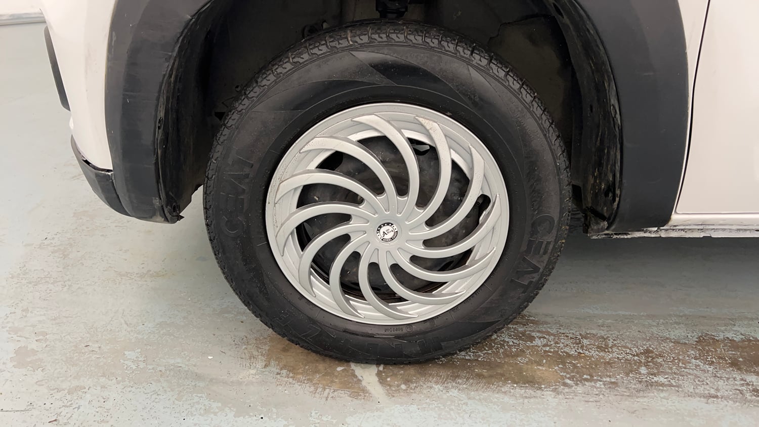 Used 2018 Renault Kwid RXT Petrol Manual tyres LEFT FRONT TYRE RIM VIEW