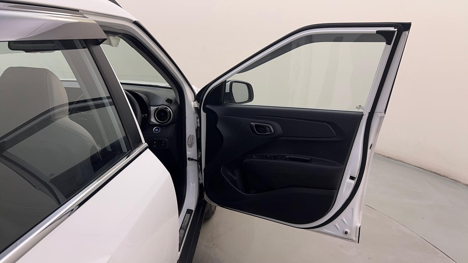 Used 2023 Hyundai Exter SX (O) Connect 1.2 AMT Petrol Automatic interior RIGHT FRONT DOOR OPEN VIEW