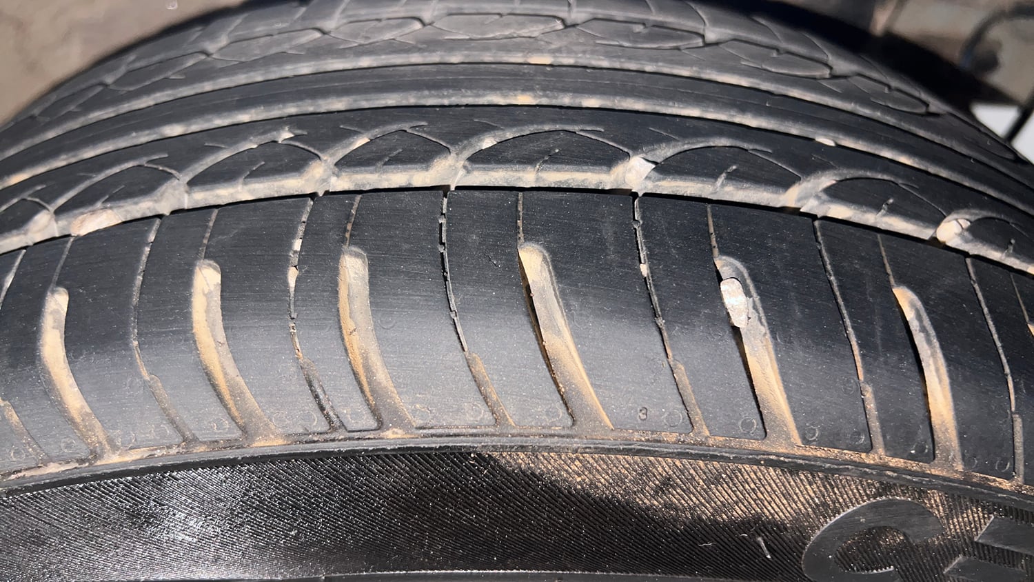 Used 2018 Hyundai Grand i10 Magna 1.2 Kappa VTVT Petrol Manual tyres LEFT REAR TYRE TREAD VIEW