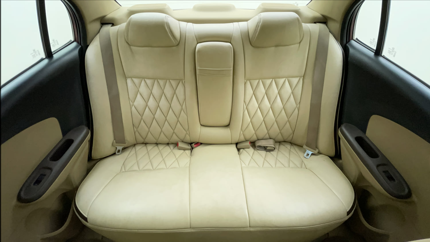 Used 2013 Honda Amaze 1.2 VX i-VTEC Petrol Manual interior REAR SEAT CONDITION VIEW