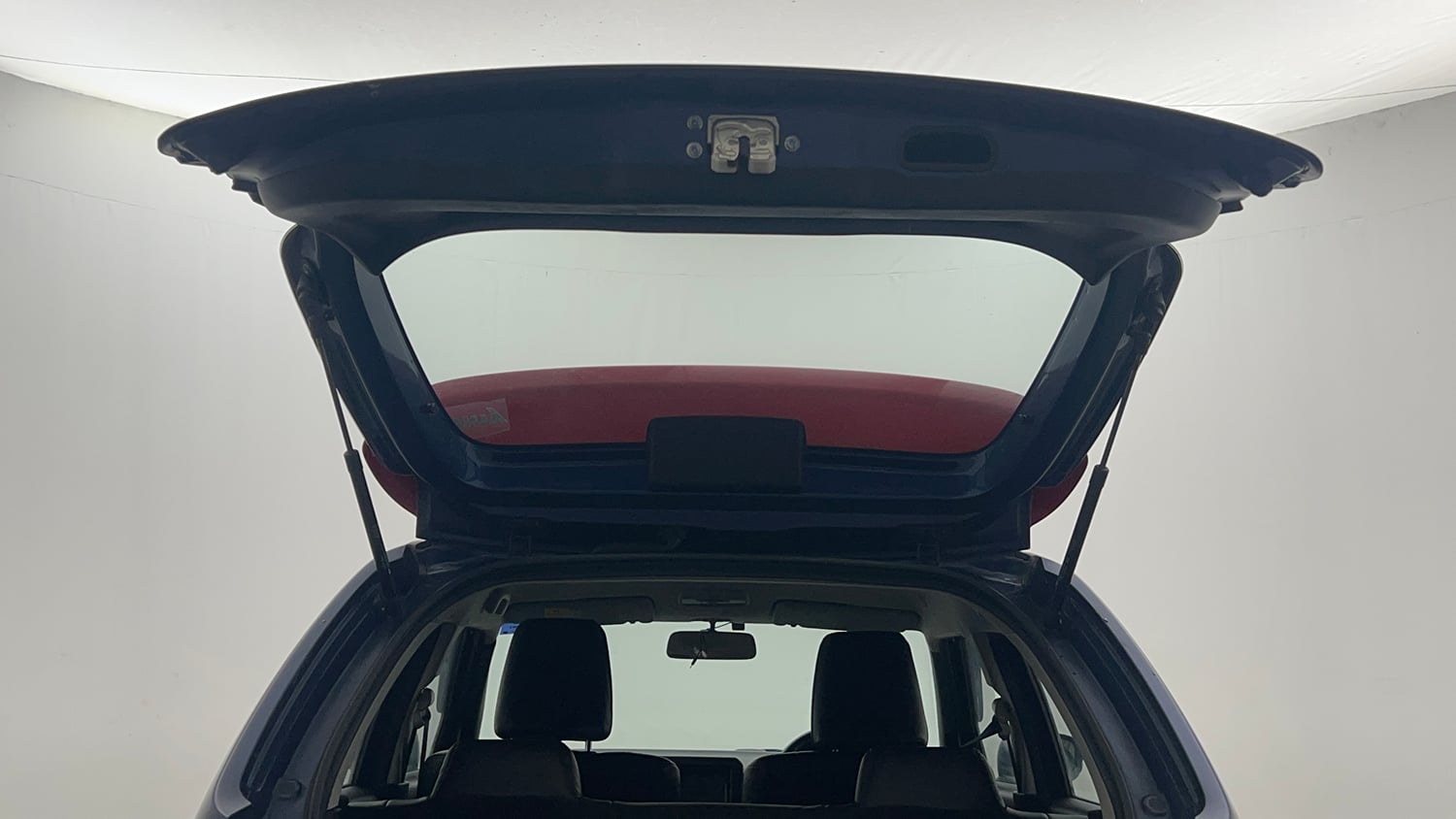 Used 2022 Maruti Suzuki Ignis Sigma 1.2 MT Petrol Manual interior DICKY DOOR OPEN VIEW