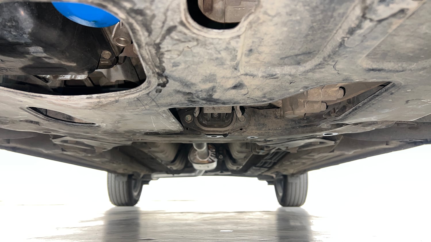 Used 2019 Hyundai Venue SX Plus 1.0 Turbo DCT Petrol Automatic extra FRONT LEFT UNDERBODY VIEW
