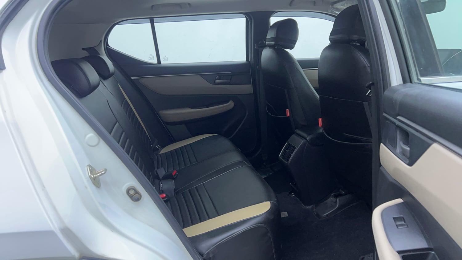 Used 2023 Honda Elevate VX MT Petrol Manual interior RIGHT SIDE REAR DOOR CABIN VIEW