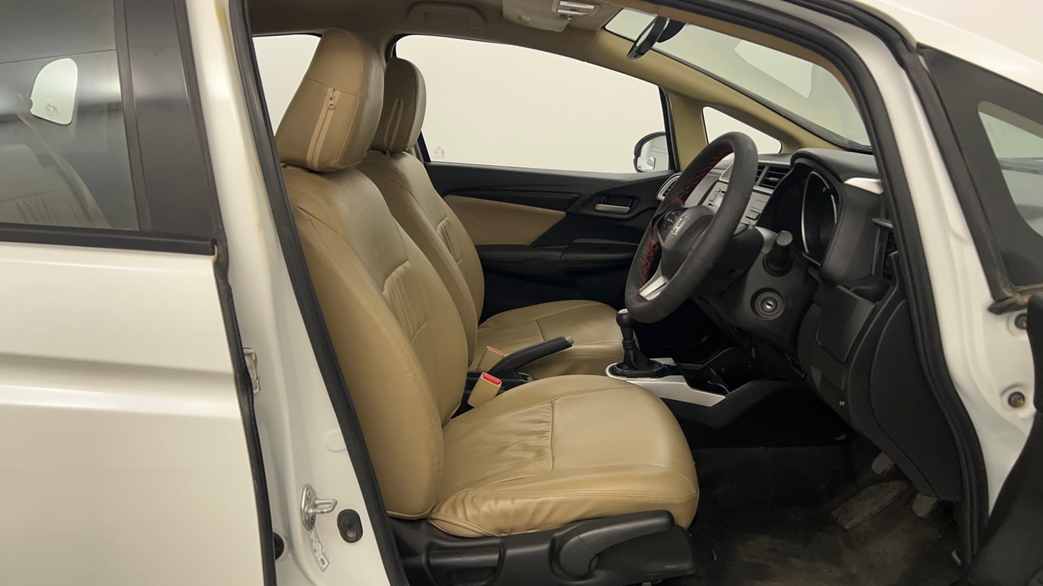 Used 2016 Honda Jazz SV Petrol Petrol Manual interior RIGHT SIDE FRONT DOOR CABIN VIEW