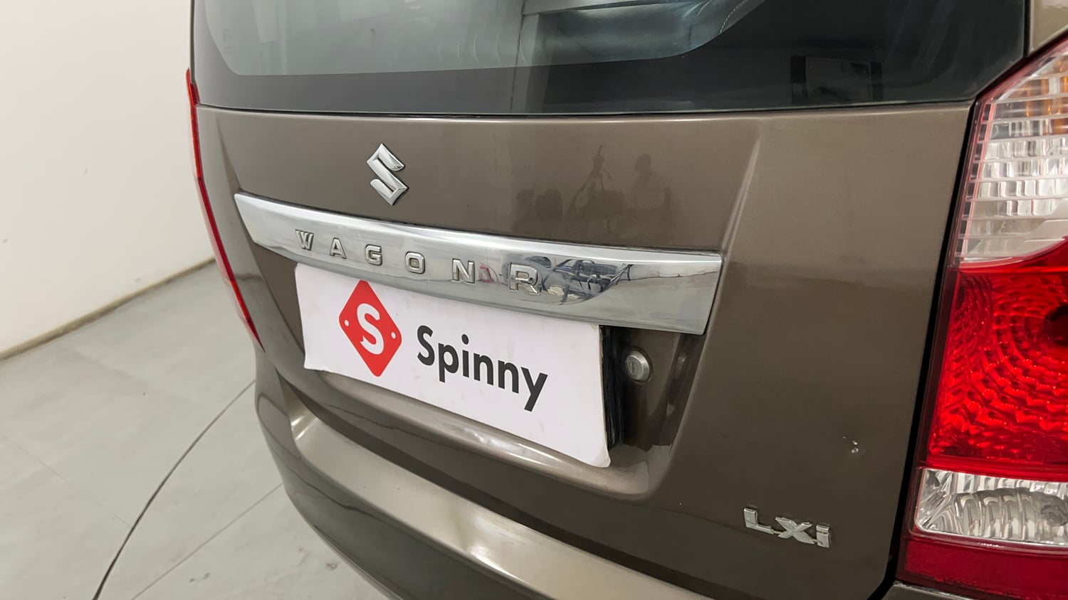 Used 2013 Maruti Suzuki Wagon R LXI CNG Cng Manual dents MINOR SCRATCH