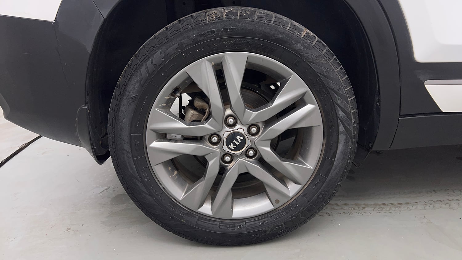 Used 2020 Kia Seltos HTX Plus 1.5 Diesel Diesel Manual tyres RIGHT REAR TYRE RIM VIEW