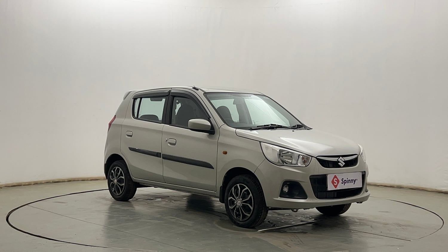 Used 2017 Maruti Suzuki Alto K10 VXi (O) Petrol Manual exterior RIGHT FRONT CORNER VIEW