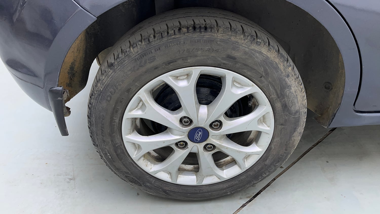 Used 2014 Ford Figo Duratorq Diesel Titanium 1.4 Diesel Manual tyres RIGHT REAR TYRE RIM VIEW
