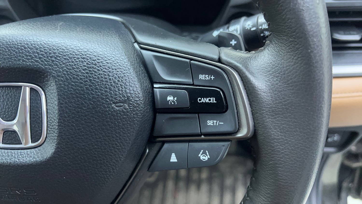 Used 2024 Honda Elevate ZX CVT Petrol Automatic top_features Cruise control
