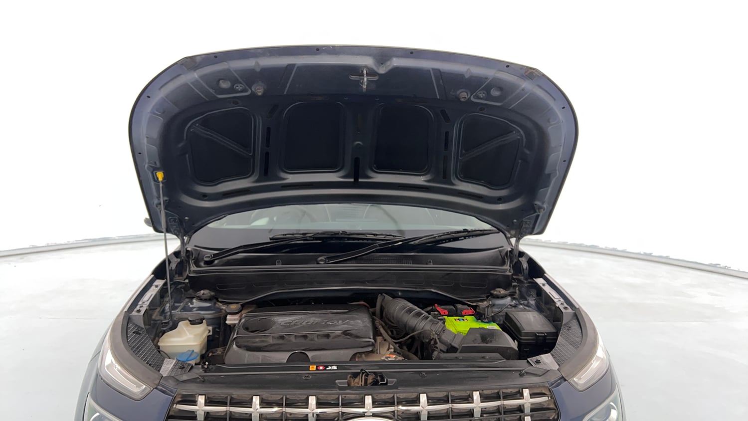 Used 2020 Hyundai Venue SX 1.4 CRDi Dual Tone Diesel Manual engine ENGINE & BONNET OPEN FRONT VIEW