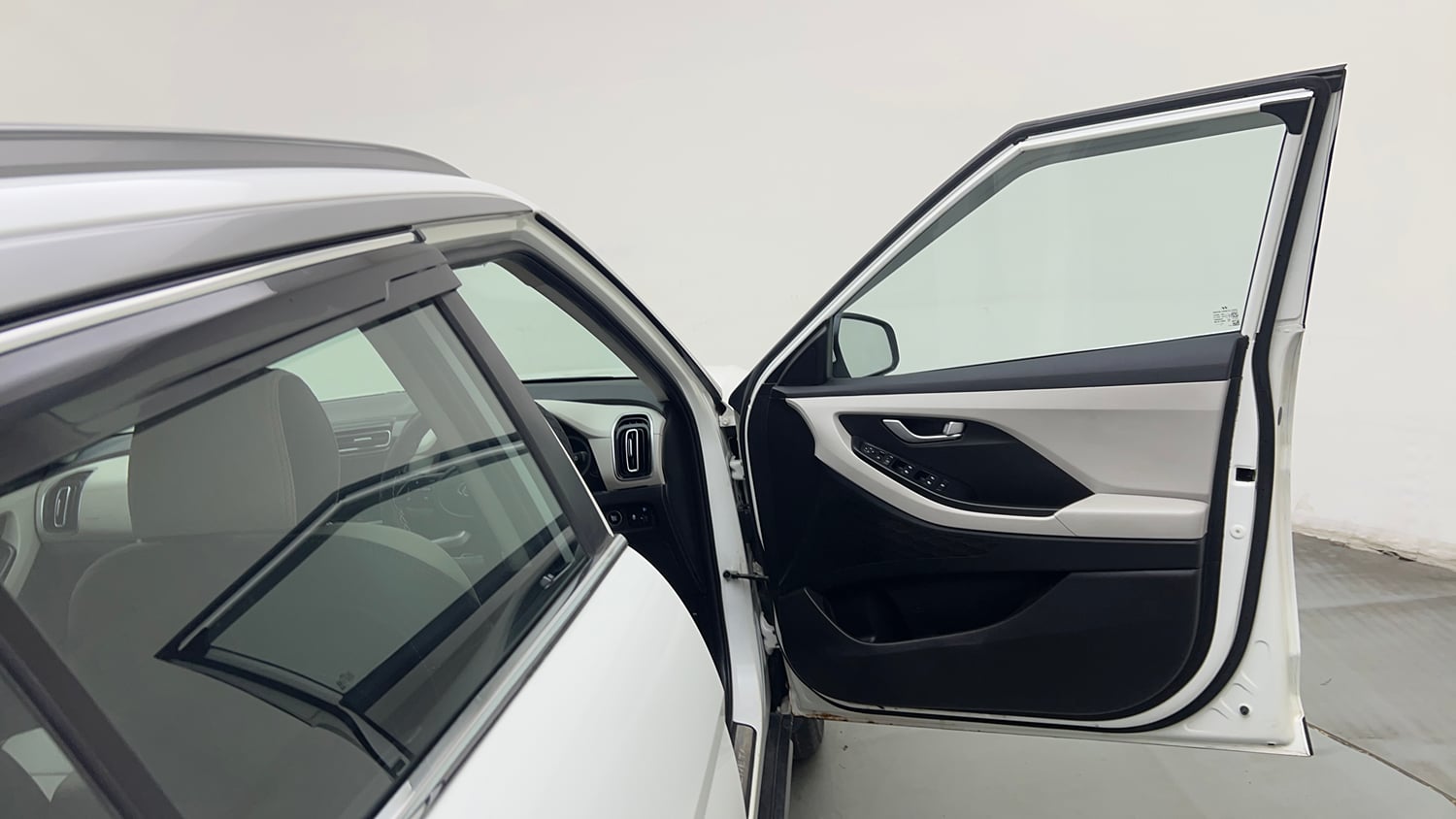Used 2022 Hyundai Creta SX 1.5 Petrol Executive Petrol Manual interior RIGHT FRONT DOOR OPEN VIEW