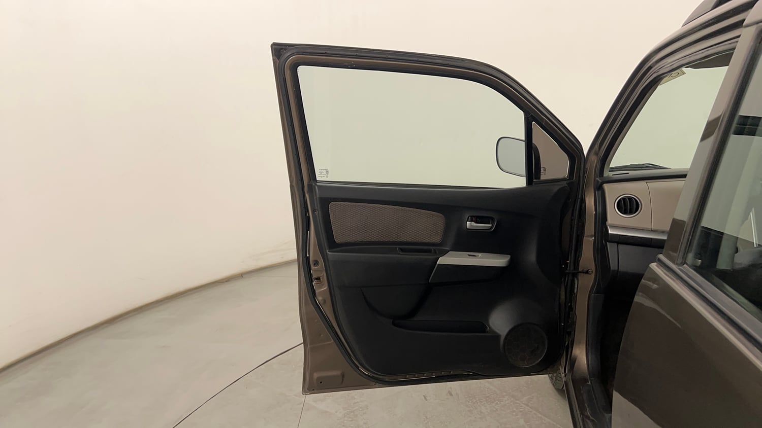Used 2013 Maruti Suzuki Wagon R LXI CNG Cng Manual interior LEFT FRONT DOOR OPEN VIEW