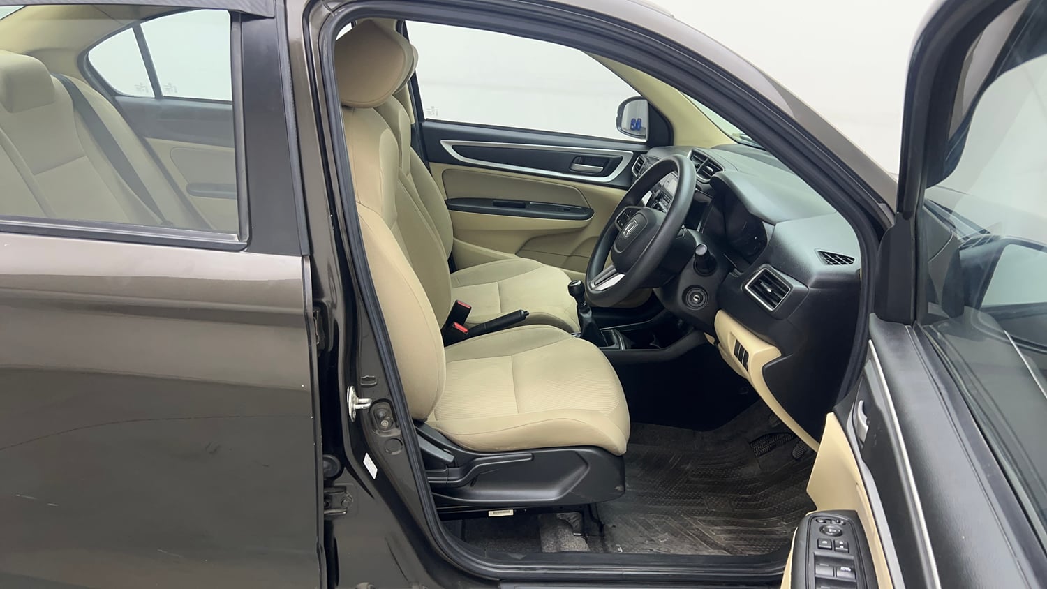 Used 2022 Honda Amaze S MT 1.2 Petrol Petrol Manual interior RIGHT SIDE FRONT DOOR CABIN VIEW