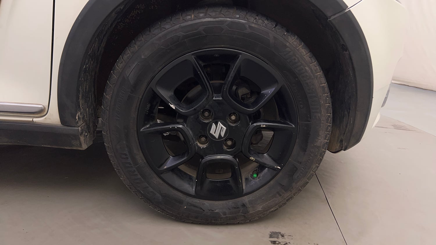 Used 2018 Maruti Suzuki Ignis Alpha 1.2 AMT Petrol Automatic tyres RIGHT FRONT TYRE RIM VIEW