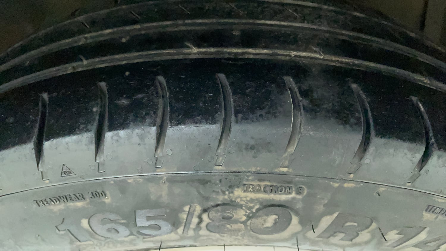 Used 2017 Maruti Suzuki Swift VXI (O) Petrol Manual tyres RIGHT FRONT TYRE TREAD VIEW