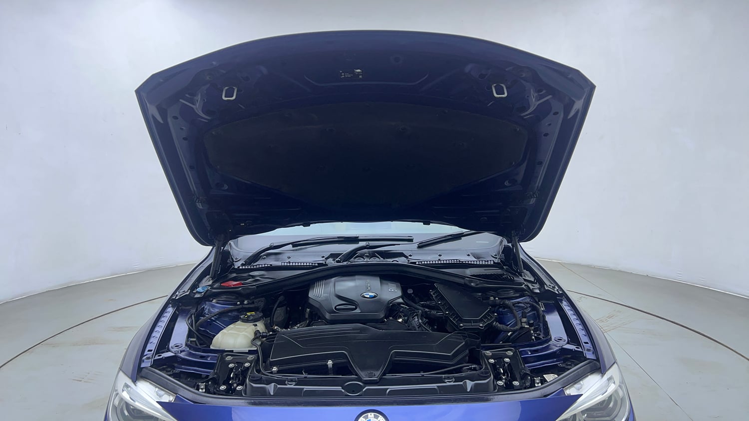 Used 2018 BMW 3 Series 320d Luxury Line Diesel Automatic engine ENGINE & BONNET OPEN FRONT VIEW