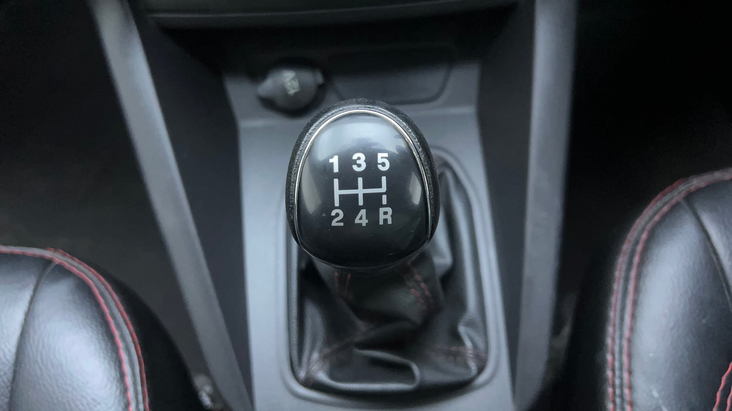 Used 2017 Ford Figo Titanium 1.2 Ti-VCT Petrol Manual interior GEAR  KNOB VIEW
