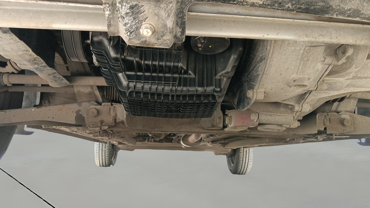 Used 2023 Renault Kwid RXT 1.0 AMT Petrol Automatic extra FRONT LEFT UNDERBODY VIEW
