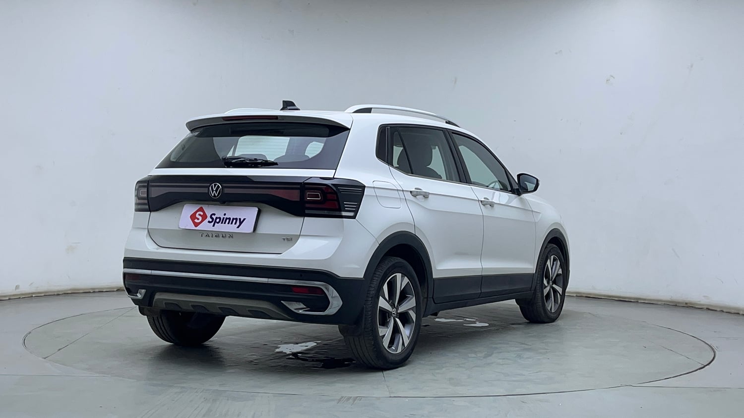 Used 2022 Volkswagen Taigun Topline 1.0 TSI AT Petrol Automatic exterior RIGHT REAR CORNER VIEW
